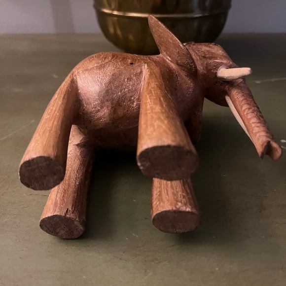 Vintage Hand Carved Blonde Wood Elephant Figurine Tusks Statue Figure Handmade - Picture 5 of 5